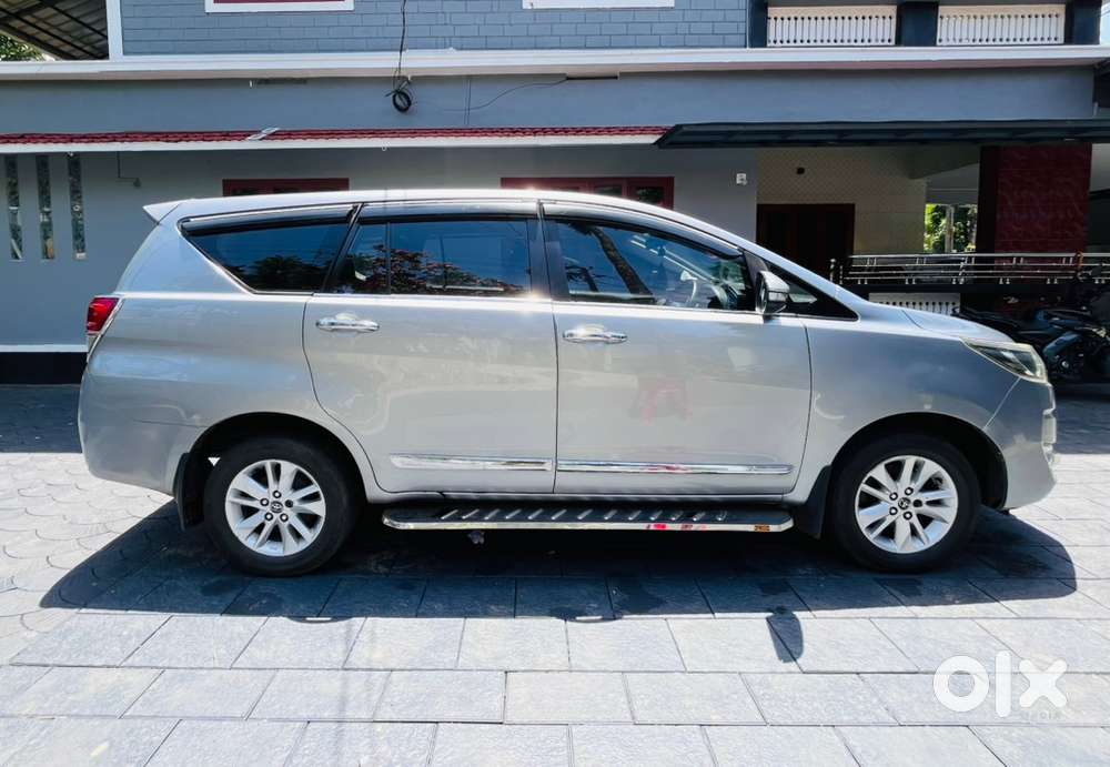 Toyota Innova Crysta 2016