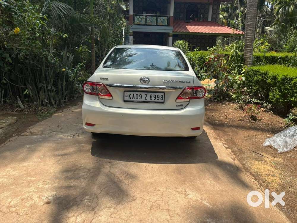 Toyota Corolla Altis 2011 Petrol Well Maintained