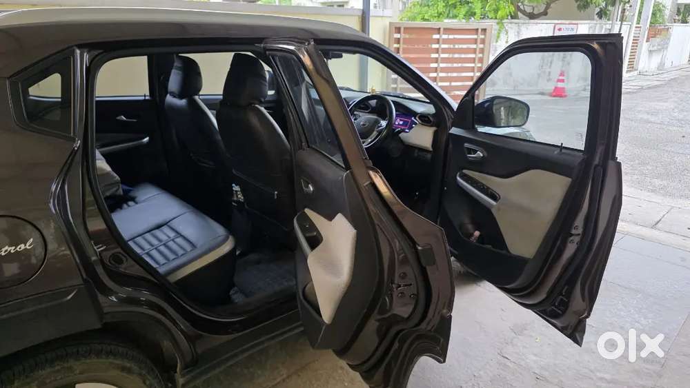 Showroom Maintained Nissan Magnite Xv Turbo Cvt 2022 Petrol Automatic