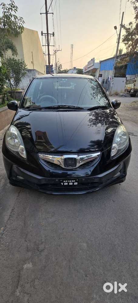 Honda Brio V Automatic, 2013, Petrol
