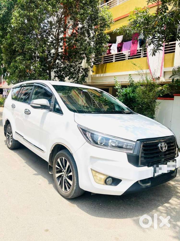 Toyota Innova Crysta 2.8z Automatic, 2016, Diesel
