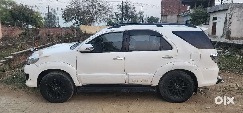Toyota Fortuner 2015