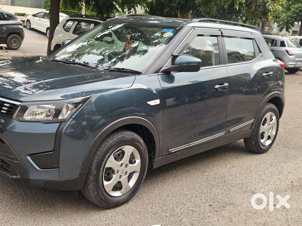 Mahindra Xuv300 1.2 W6 Amt Petrol, 2022, Petrol
