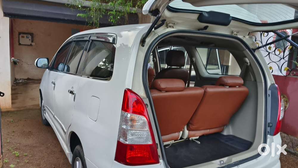 Original Kerala Toyota Innova 2014 Diesel Well Maintained