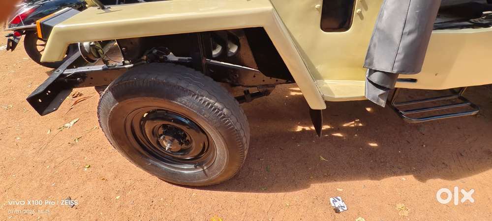 Mahindra Willys 1982