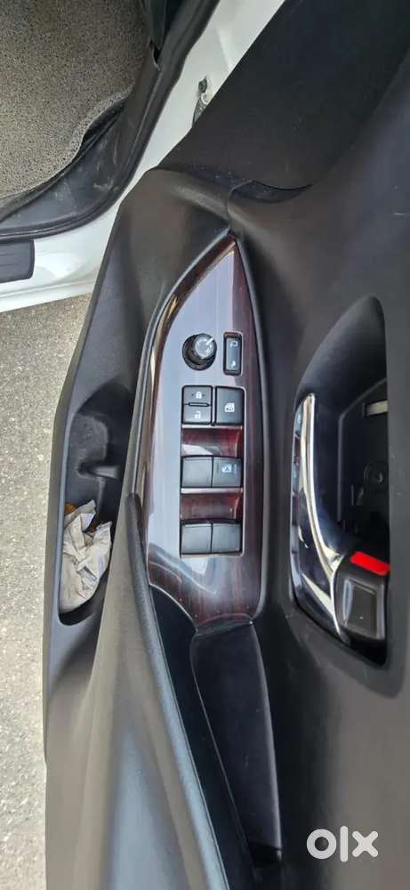 Toyota Innova Crysta 2025