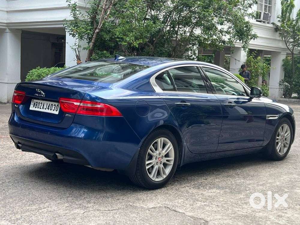 Jaguar Xe Portfolio, 2016, Petrol