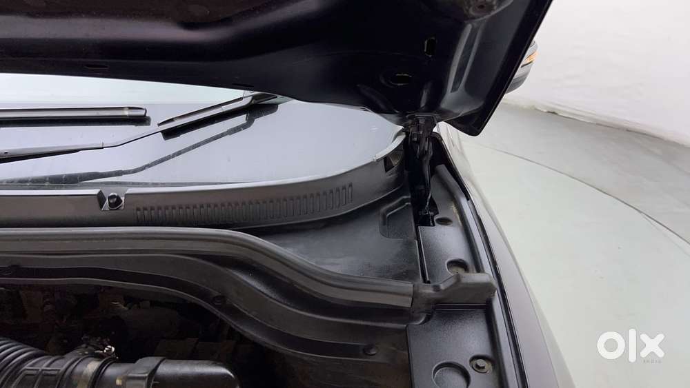 Mahindra Xuv700 2.0 Ax 7 Petrol At Str, 2021, Petrol