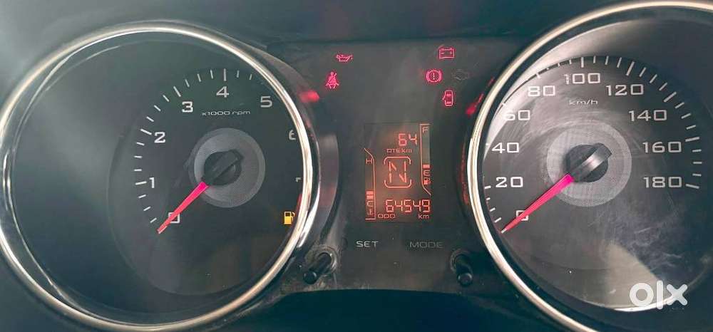 Mahindra Tuv 300 Mhawk100 T8 Amt, 2016, Diesel