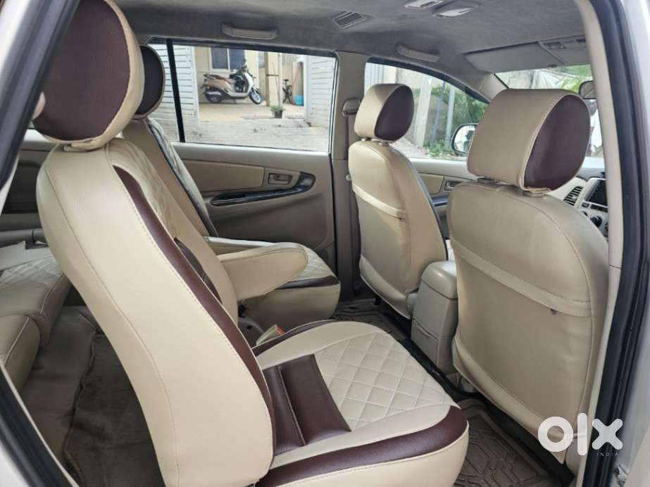 Toyota Innova 2.5 G (diesel) 7 Seater Bs Iv, 2014, Diesel