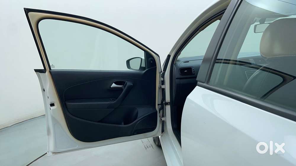 Volkswagen Polo Petrol Trendline 1.2l, 2015, Petrol
