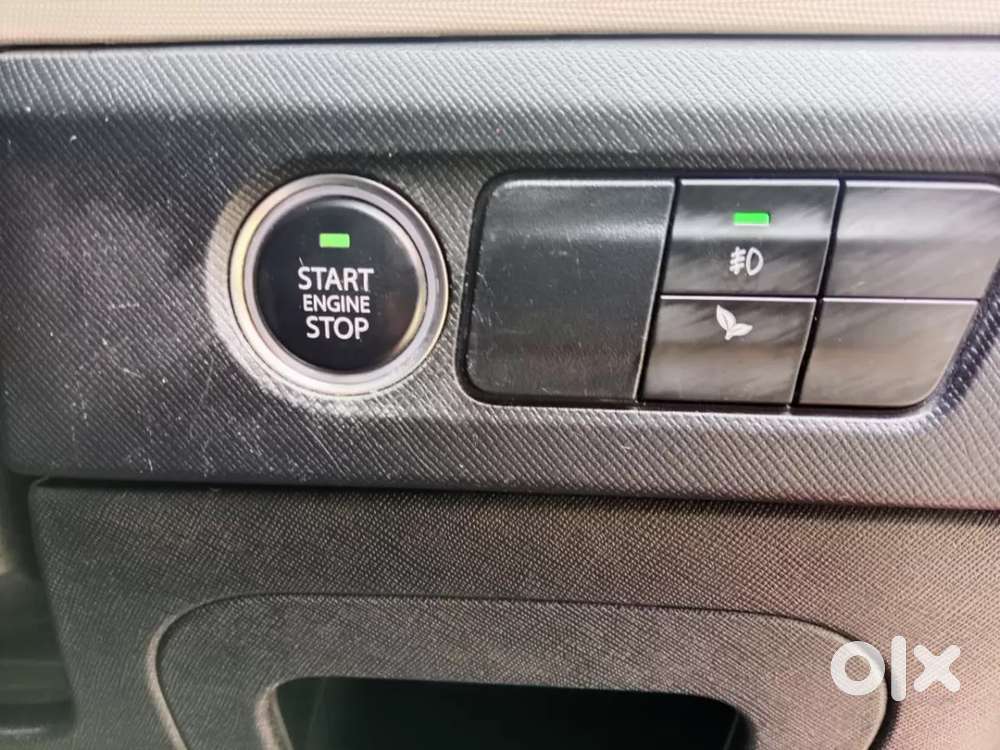 Tata Punch 1.2 Revotron Creative Amt Dual Tone, 2022, Petrol