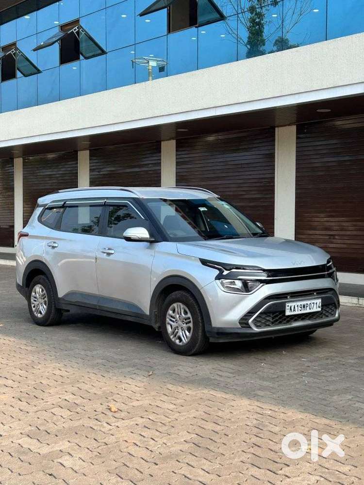 Kia Carens 1.4 Luxury 7 Str, 2023, Petrol