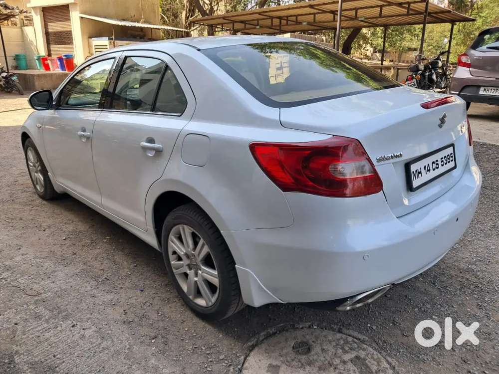 Maruti Suzuki Kizashi 2.4 2012