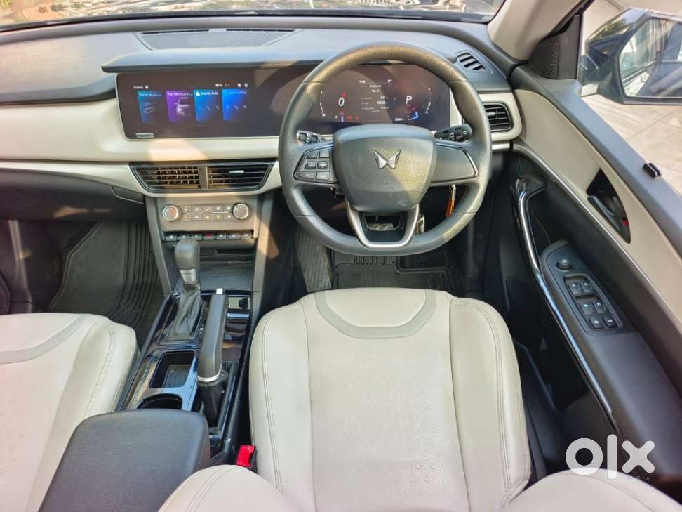 Mahindra Xuv700 2.2 Ax 5 Diesel At 7 Str, 2023, Diesel