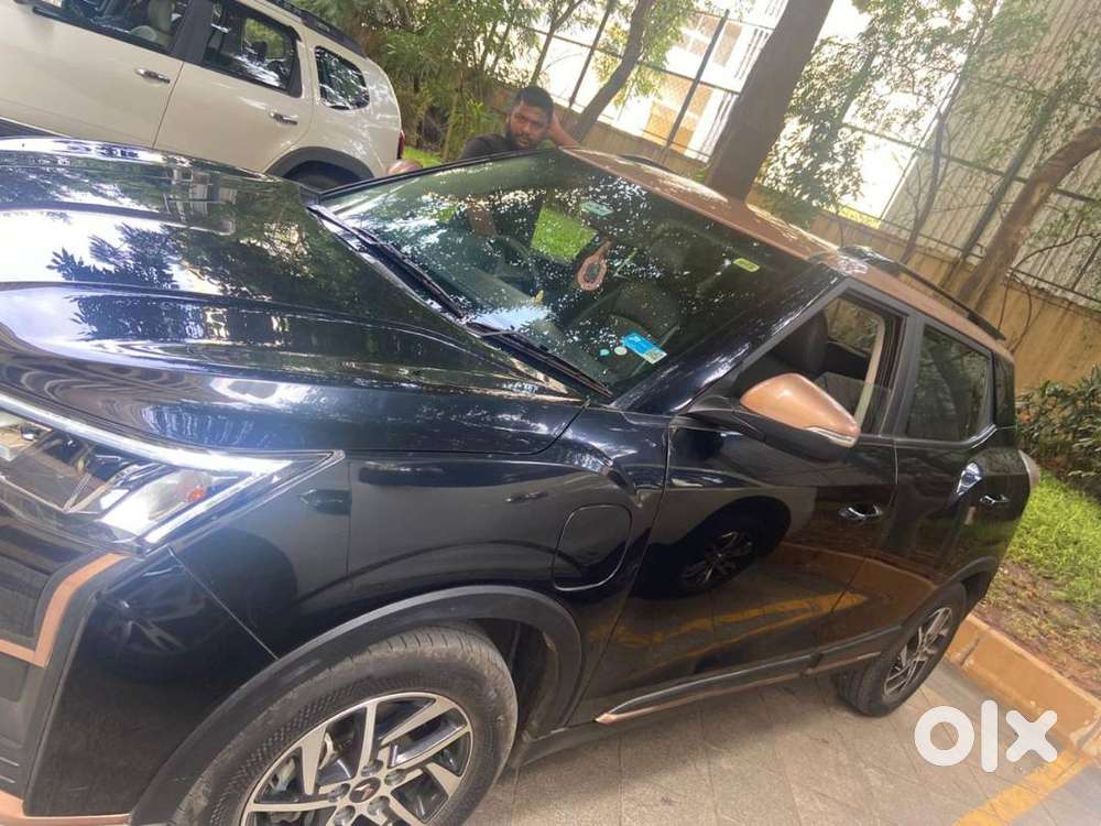 Top End Mahindra Xuv400 Black With The Extra Large 37.kw Battery