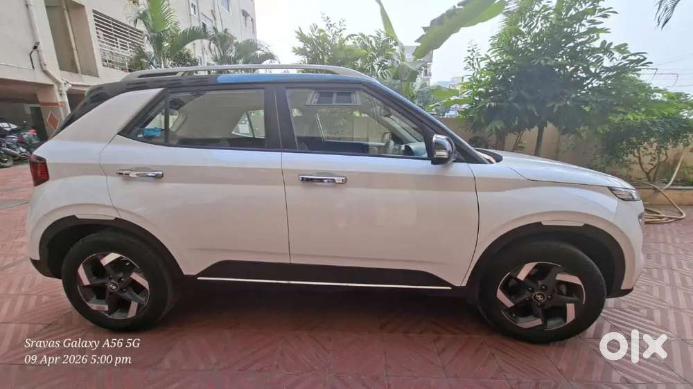 Hyundai Venue Diesel Sx(o) Duel Top End Model