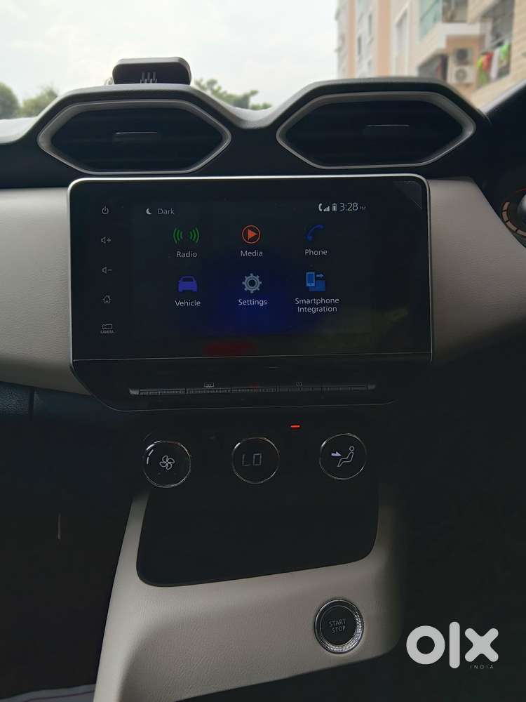 Nissan Magnite 1.0 Xv, 2022, Petrol