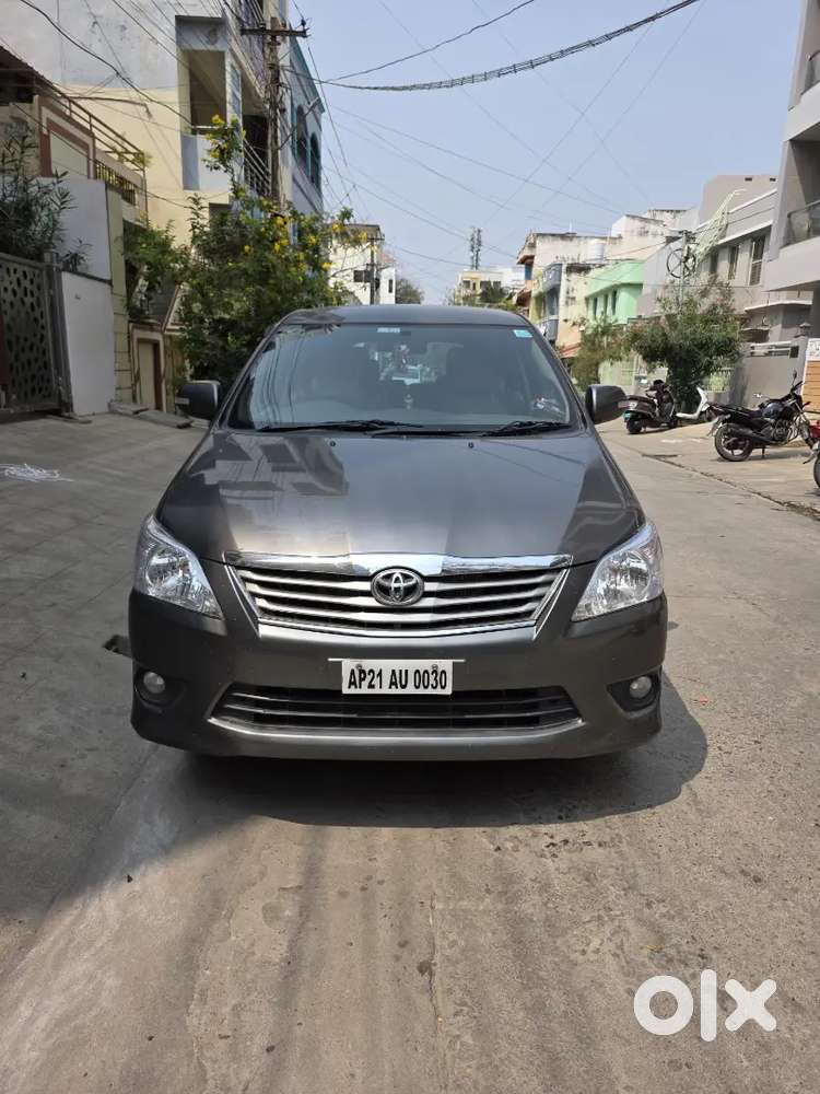Toyota Innova 2013