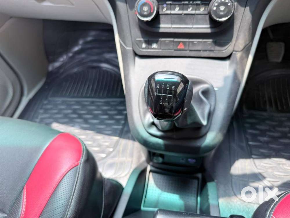 Mahindra Marazzo M4, 2019, Diesel