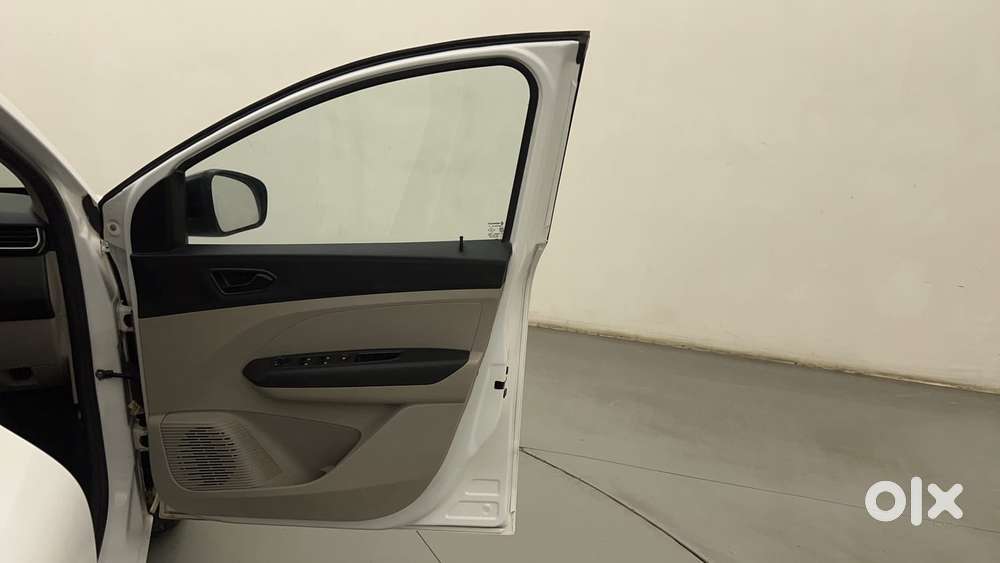 Renault Triber Rxt, 2022, Petrol