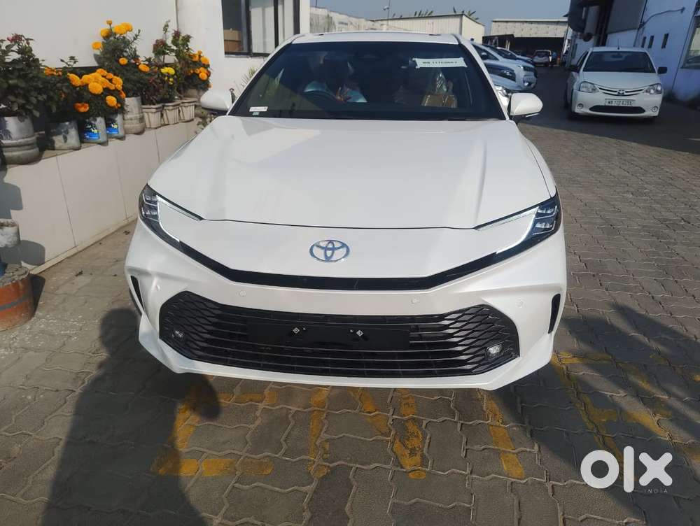 Toyota Camry 2.5 Hybrid, 2026, Petrol