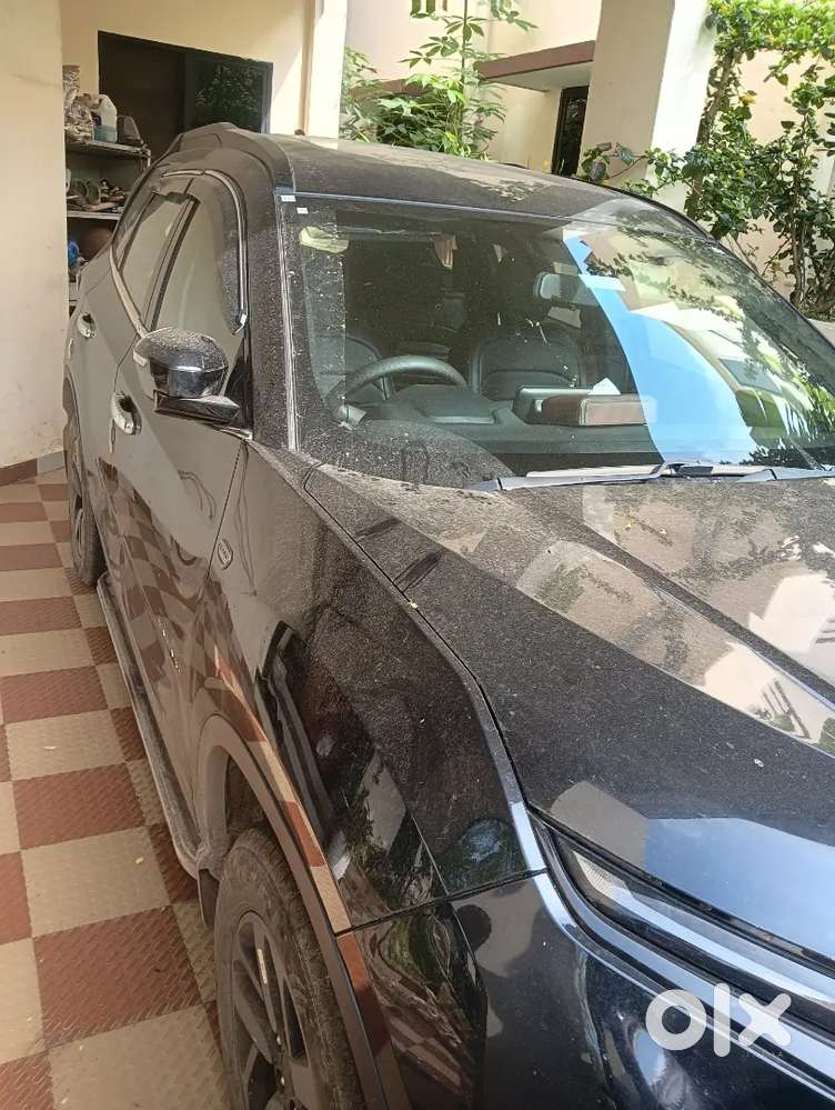 Tata Safari Dark 2024