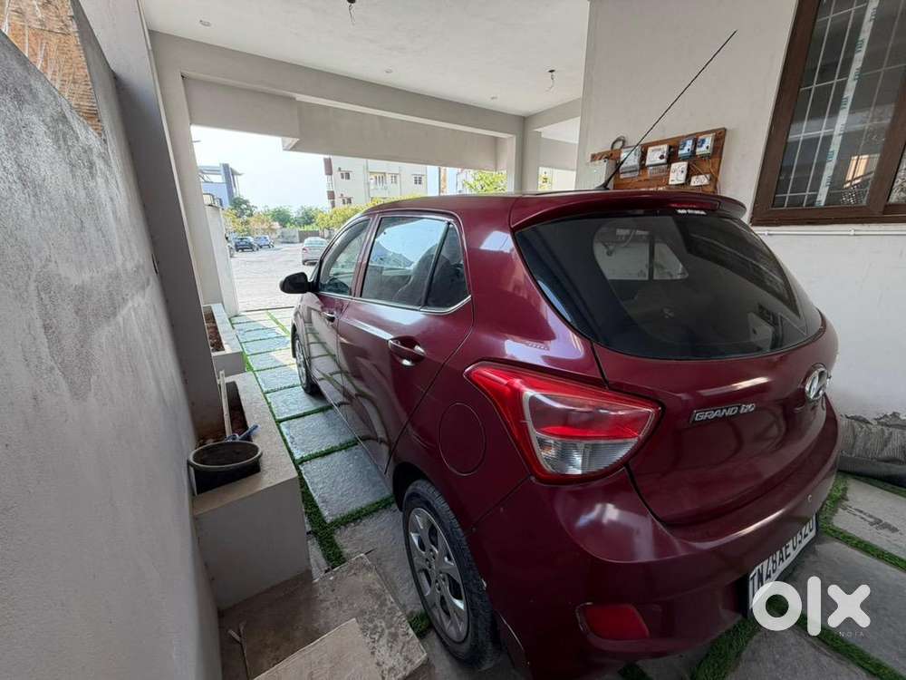 Hyundai Grand I10 2015 Diesel 73000 Km Driven Geniune Kms