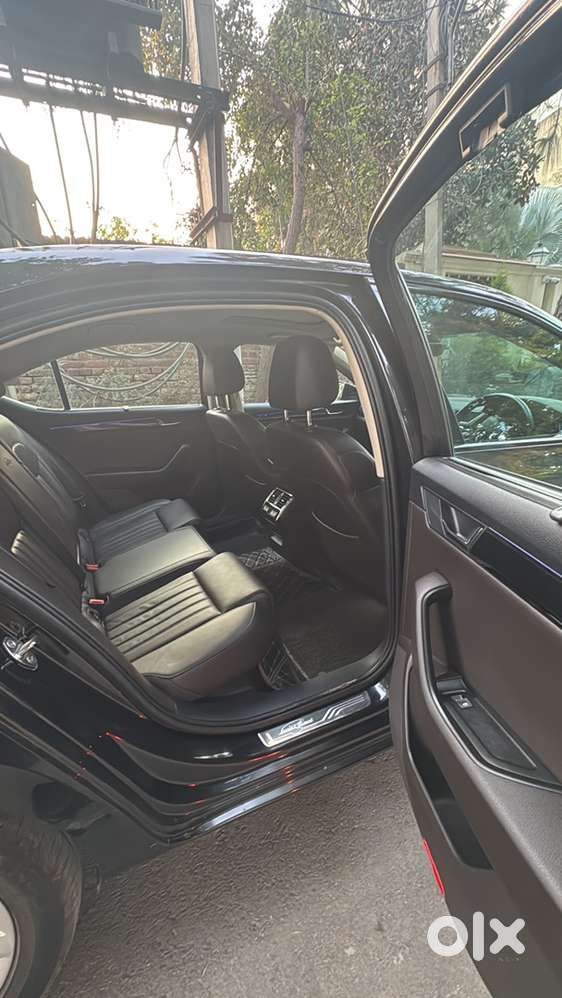 Skoda Superb 2020  2.0 Tdi L&k  Diesel  Black  Top Model
