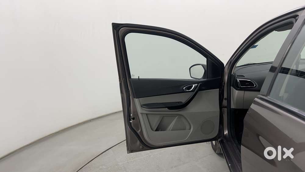 Tata Tiago Xz, 2016, Petrol