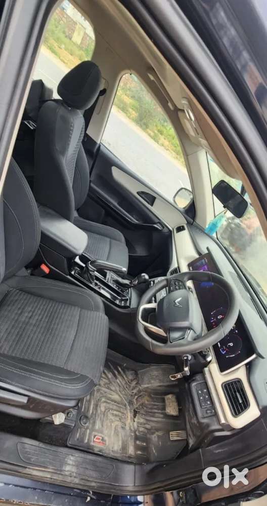 Mahindra Xuv700 2.2 Ax 5 Diesel At Str, 2022, Diesel