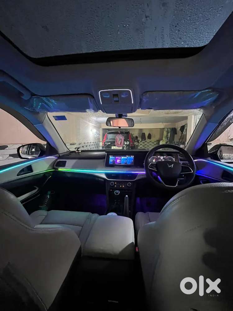 Mahindra Xuv700 2022 Petrol 22000 Km Driven
