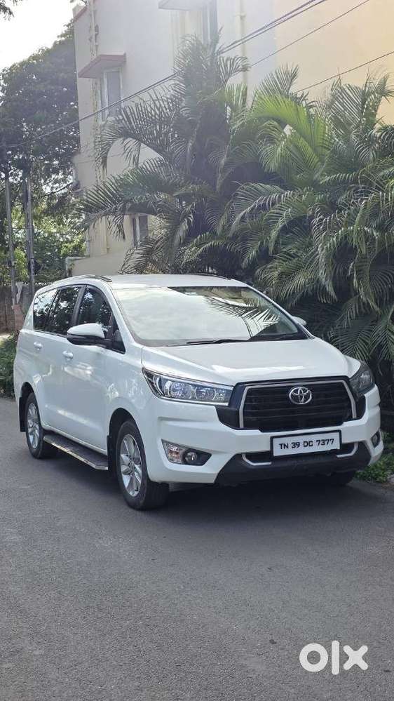 Toyota Innova Crysta 2.4 G Mt, 2023, Diesel