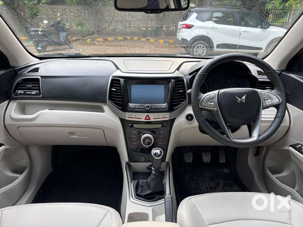 Mahindra Xuv300 W8, 2023, Petrol