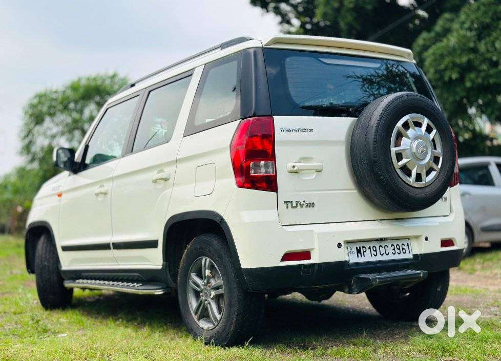 Mahindra Tuv 300 T10, 2020, Diesel