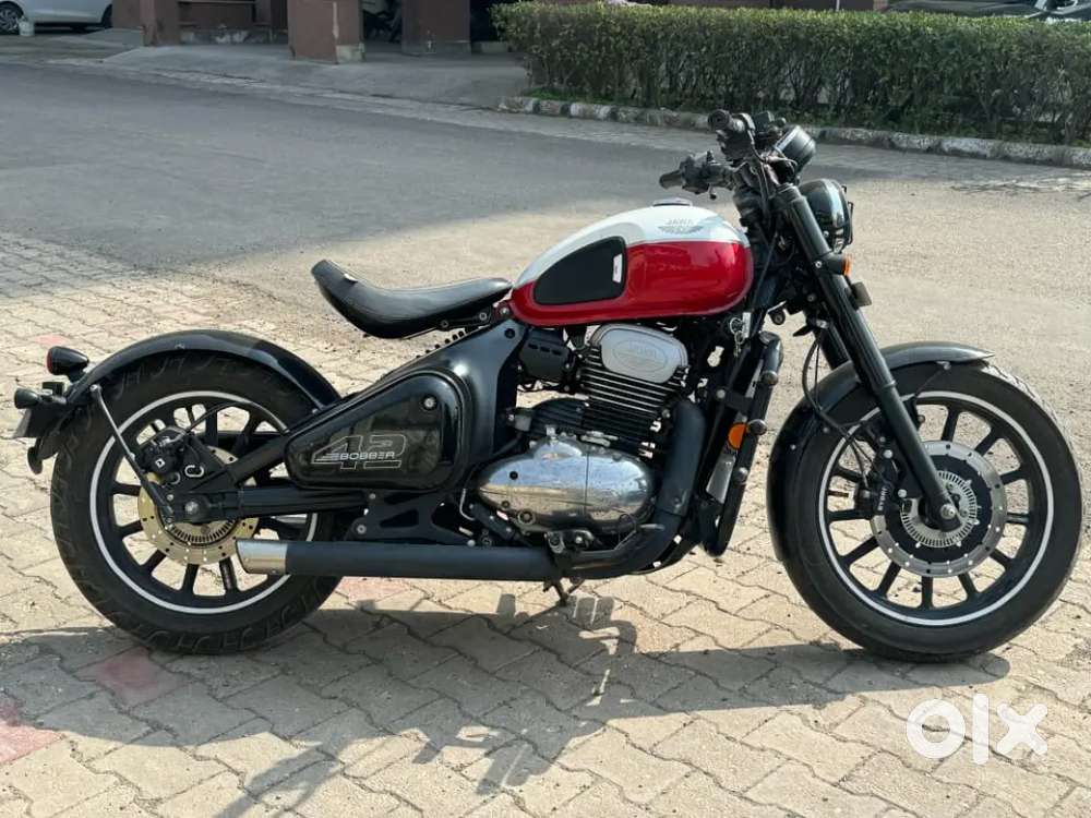 42 Bobber Jawa 42 Bike Red Colour Jawa 42 Bobber Color Jasper Red