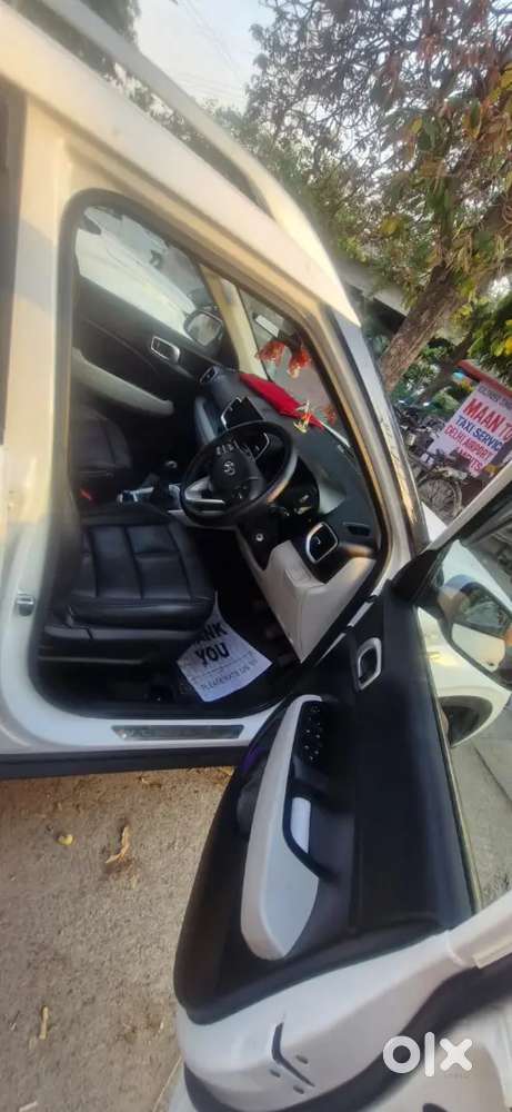 Hyundai Venue 2025 Petrol Single Owner