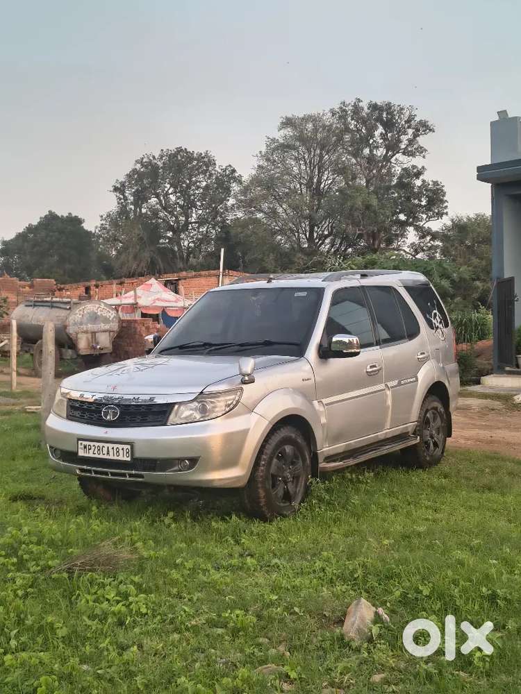 Tata Safari Storme 2015