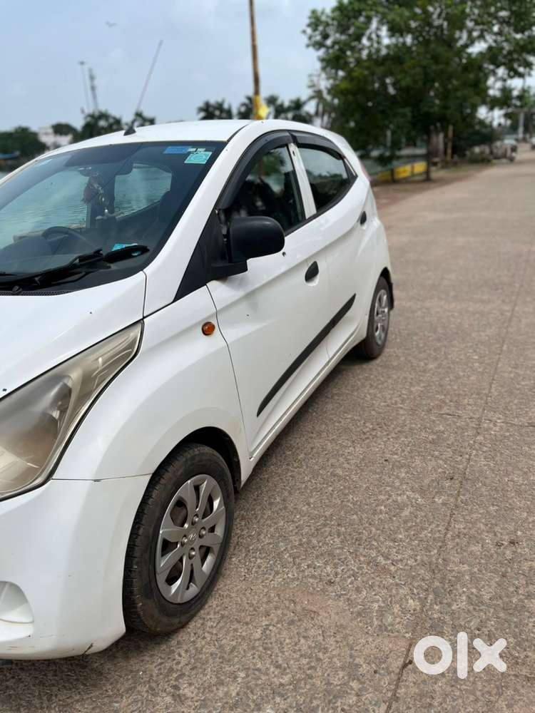 Hyundai Eon Petrol Magna+ 2015