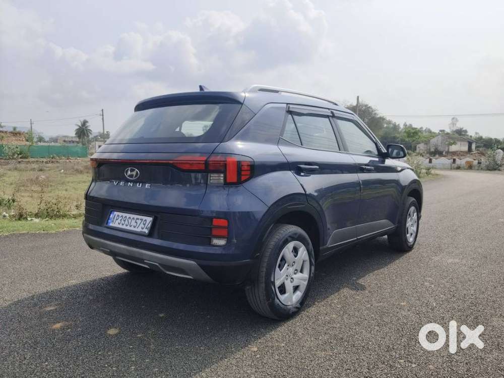 Hyundai Venue 1.2 S (o), 2023, Petrol