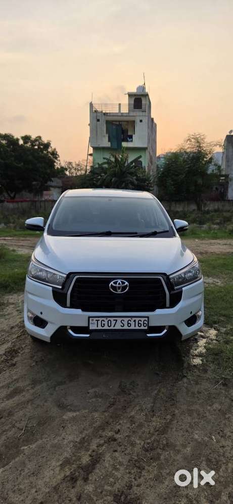 Toyota Innova Crysta [2020-ongoing] 2.4 Gx 8 Str, 2025, Diesel
