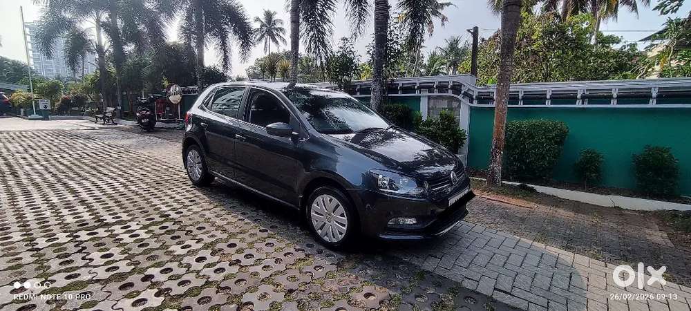 Polo Comfortline Petrol (31800 Kms)