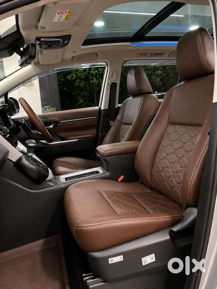 Toyota Innova Hycross 2.0 Zx (o) Hybrid 7 Str, 2025, Petrol