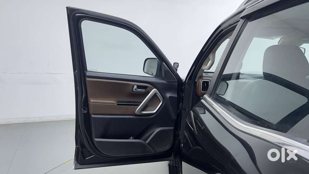 Mahindra Scorpio N Z8 Petrol At 7 Str, 2024, Petrol