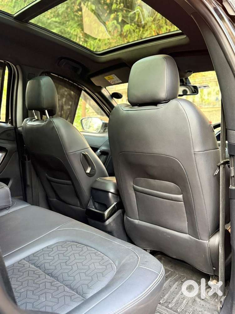 Tata Safari 2.0 Xz Plus Dark Edition, 2022, Diesel