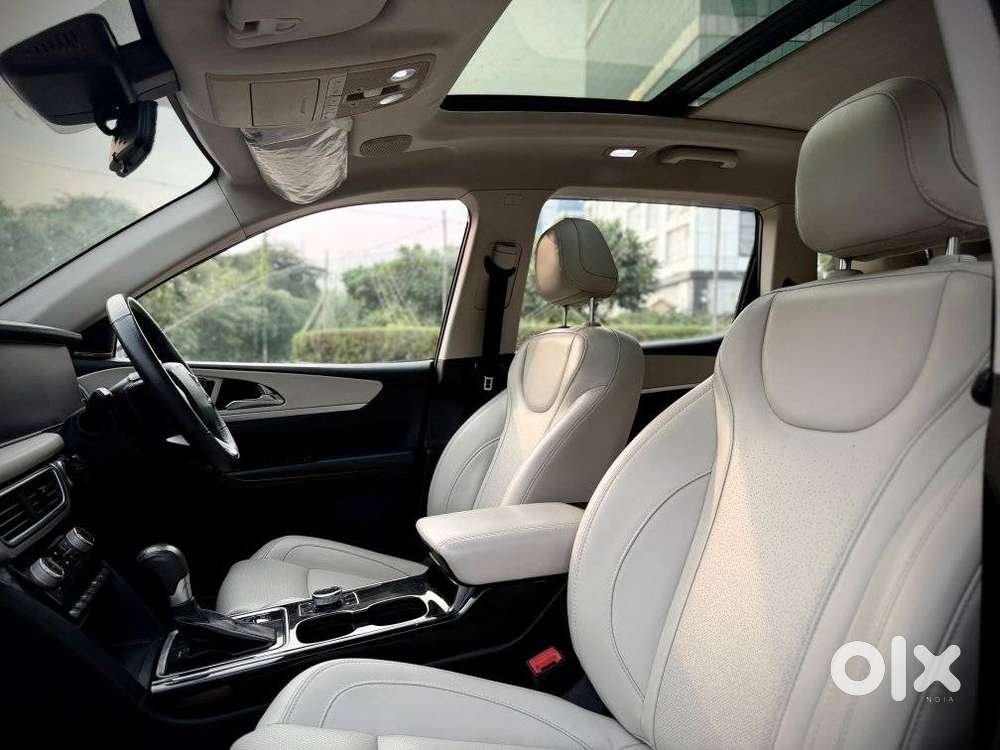 Mahindra Xuv700 2.0 Ax 7 Petrol At Luxury Pack Str, 2022, Petrol
