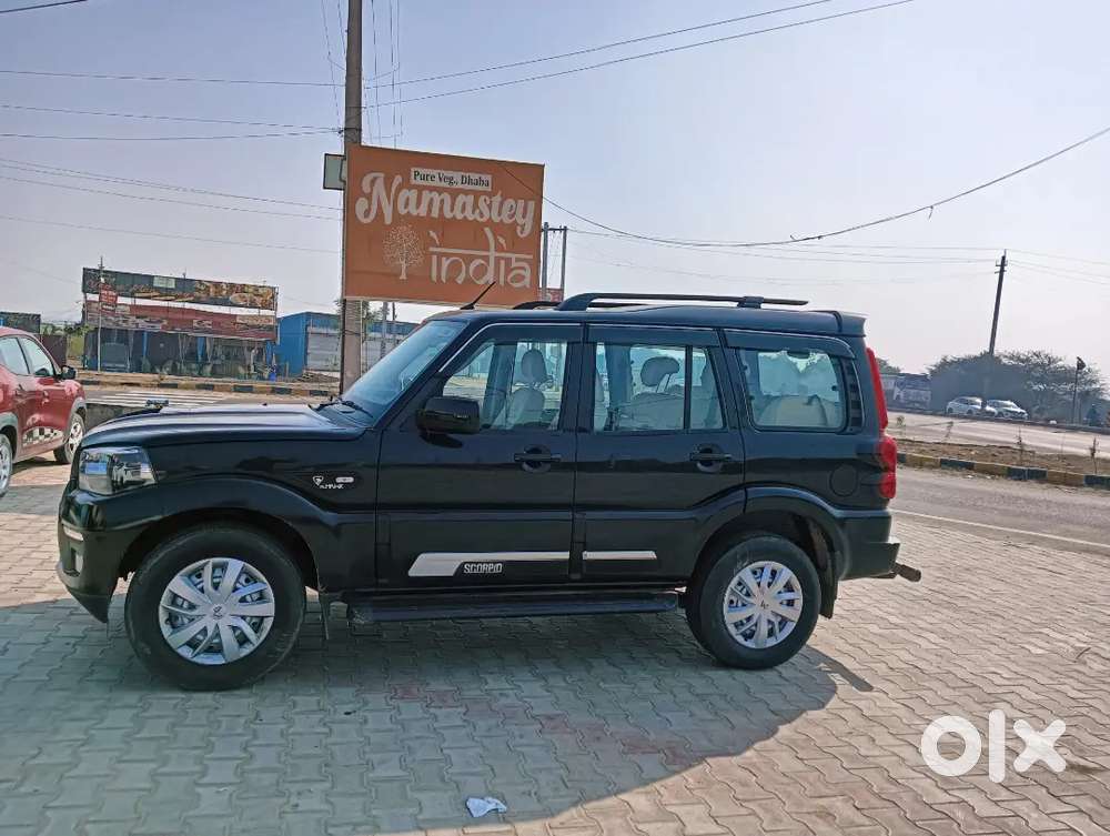 Mahindra Scorpio 2.2 Classic S 2024