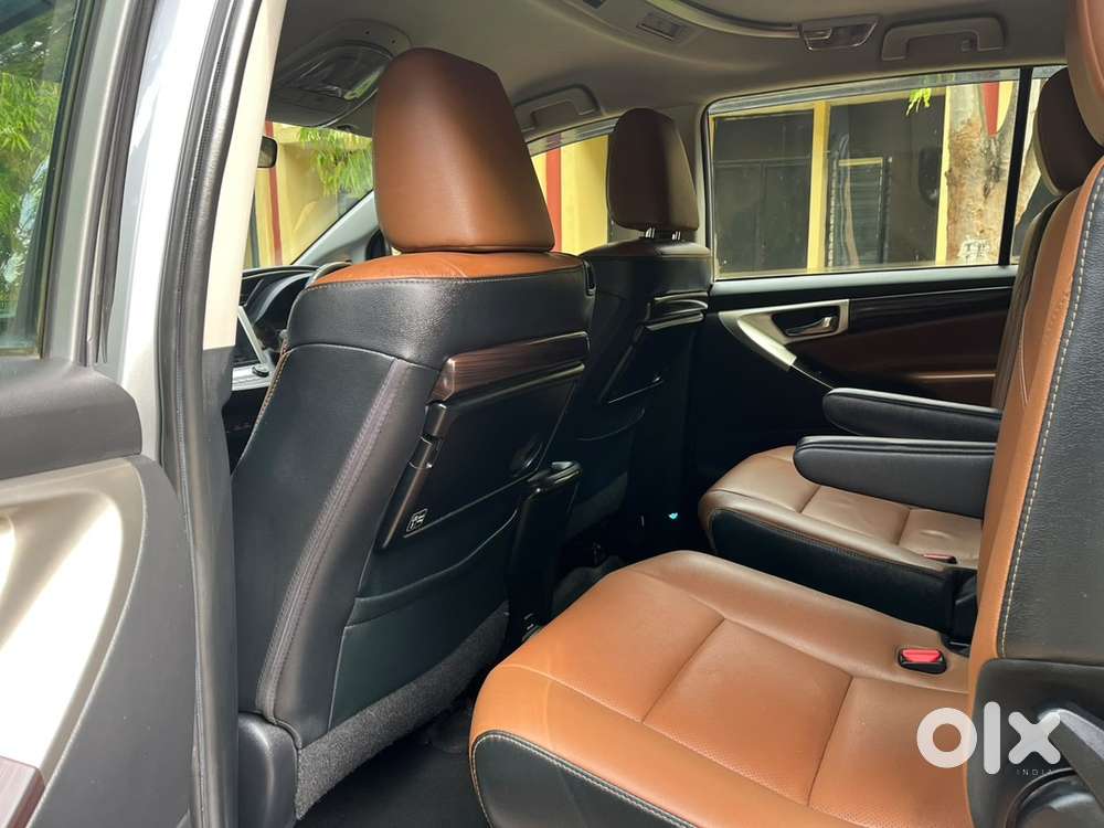 Toyota Innova Crysta 2019