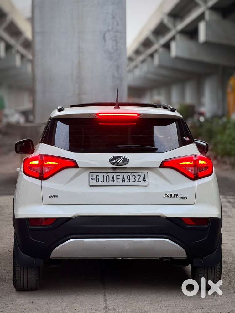 Mahindra Xuv300 W8 (o) 1.5 Diesel Amt, 2022, Diesel