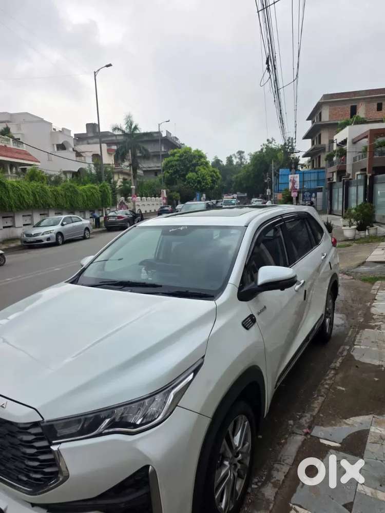 Toyota Innova Hycross 2.0 Zx Hybrid 7 Str, 2024, Petrol